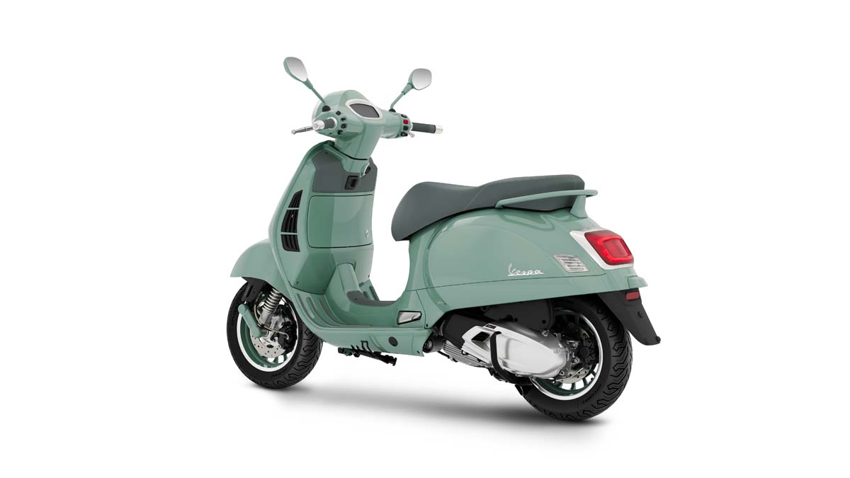 FEATURE - 2026 Vespa GTS 300 80th Anniversary Edition