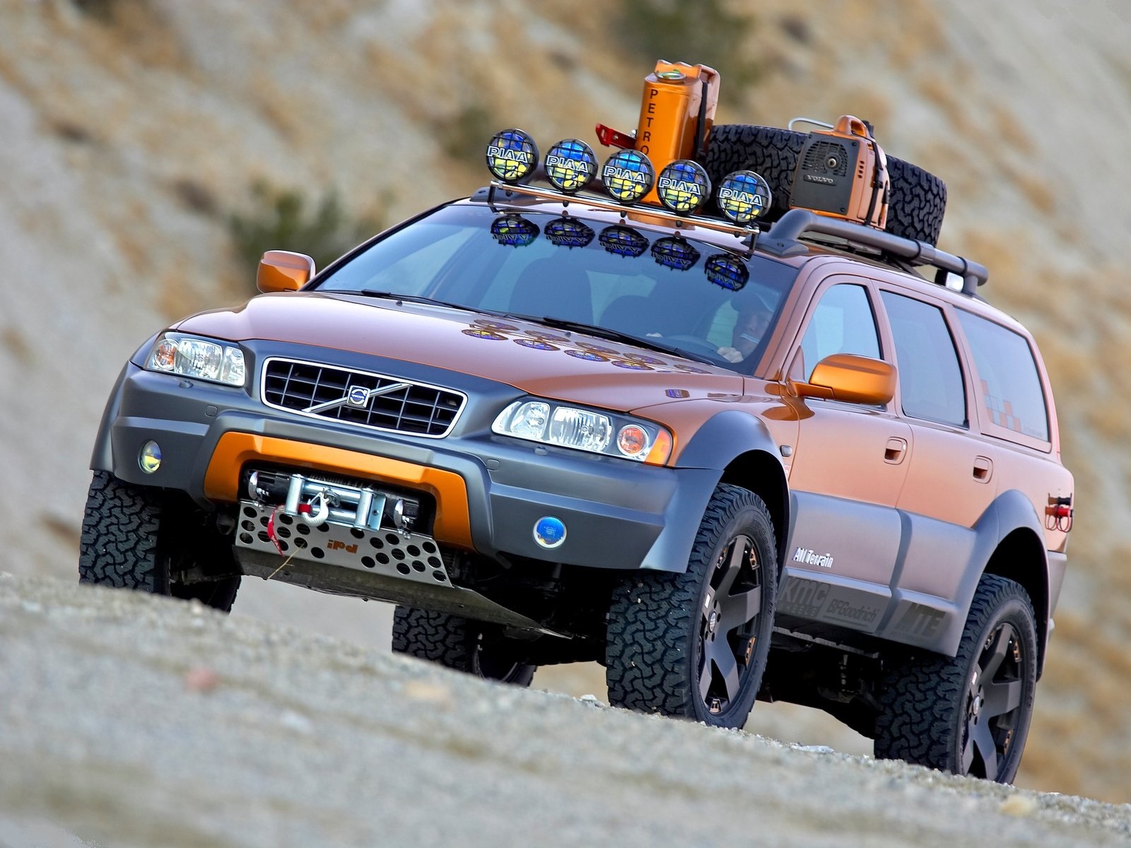 FLASHBACK - 2005 Volvo XC70 AT concept