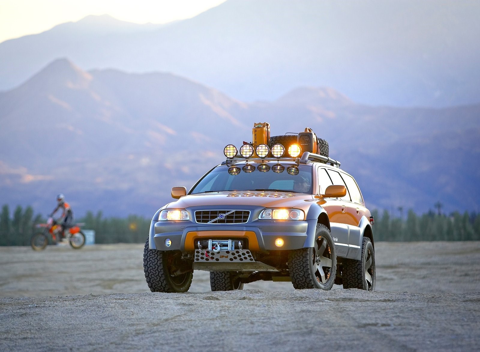 FLASHBACK - 2005 Volvo XC70 AT concept