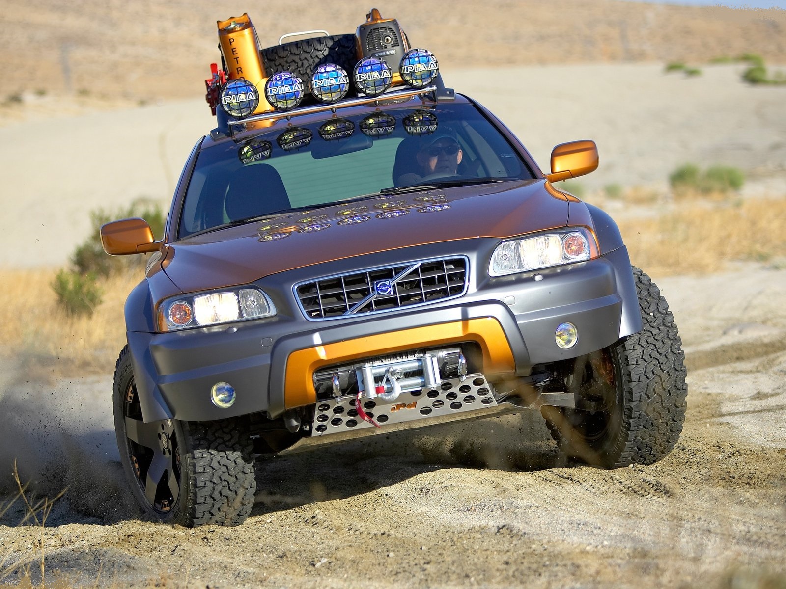 FLASHBACK - 2005 Volvo XC70 AT concept
