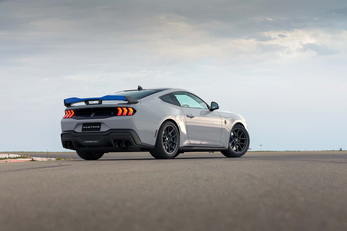 Ford reveals 2026 Mustang Dark Horse