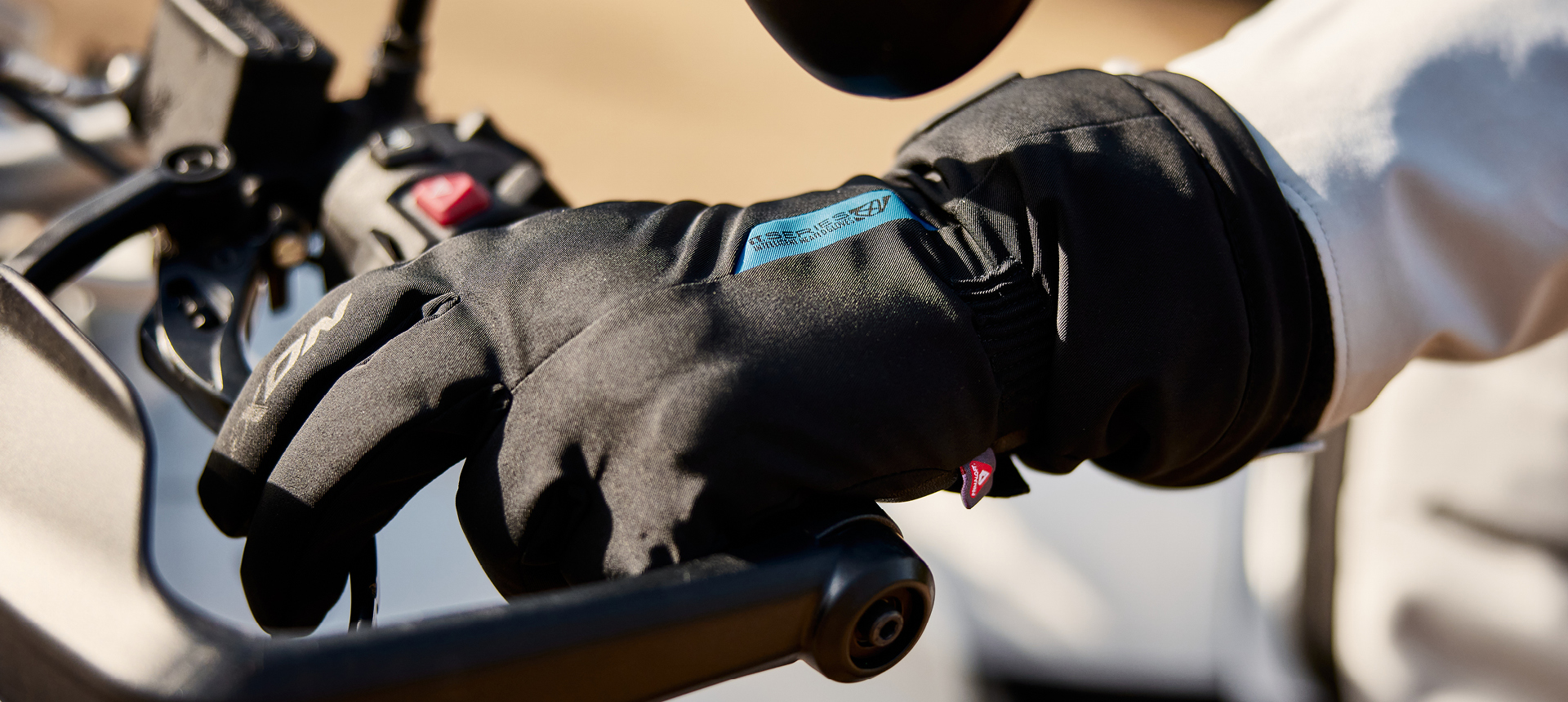 Ixon Yasur – the heated glove for winter urban riding