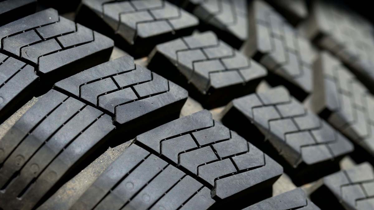 ADVICE – HOW TO CHECK YOUR TYRES ARE SAFE