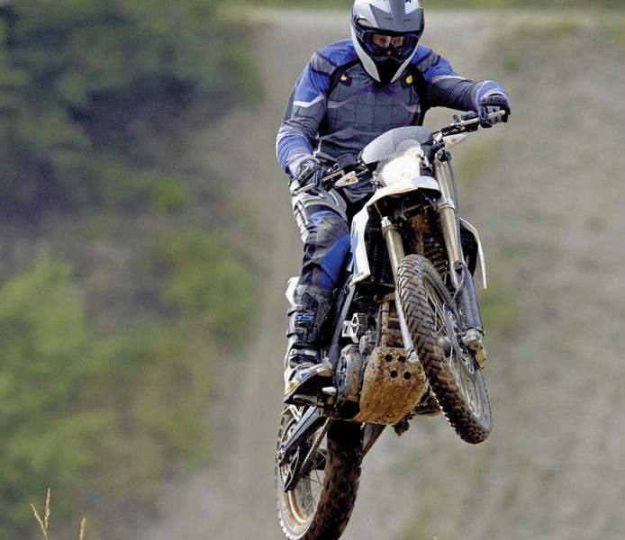 2007 BMW G 650 Xchallenge popping a mono